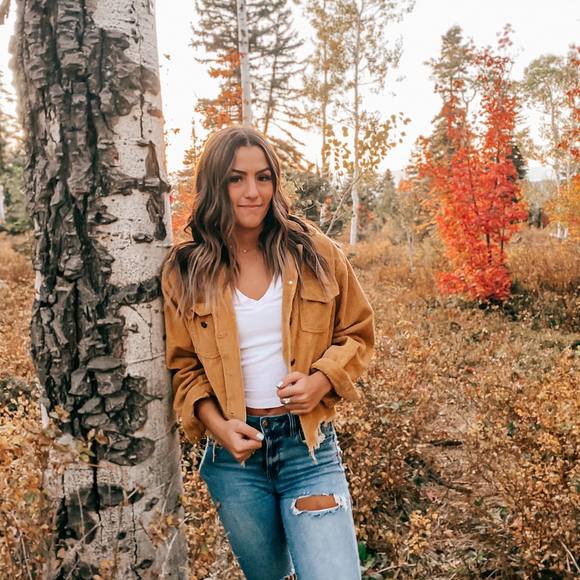 Profile Picture of Cassidy Rasmussen (@cassidyr11) on Poshmark