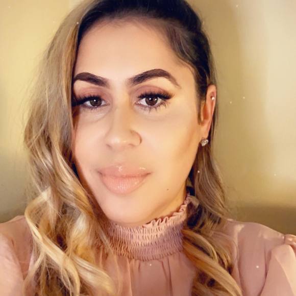 Profile Picture of Shea Benjamin (@sbenjamin03) on Poshmark