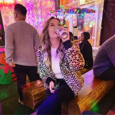 Profile Picture of Brooke Larson (@Bee_Larson) on Twitter