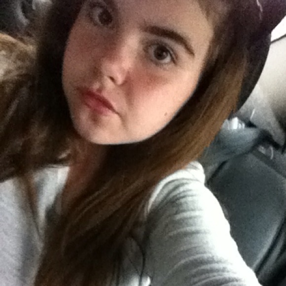 Profile Picture of Emma Swift (@emmalove91) on Poshmark