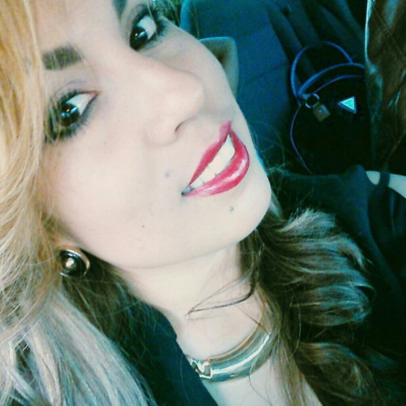 Profile Picture of Carmen Calderon (@bebecarmen) on Poshmark