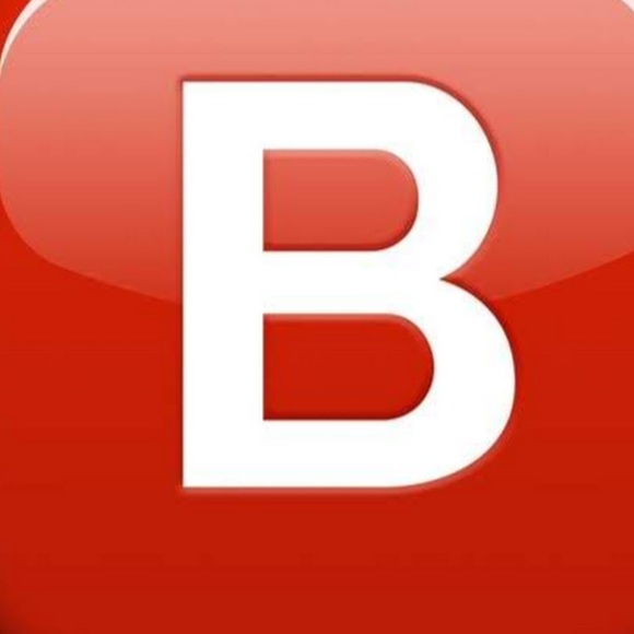 Profile Picture of Bianca Arias (@biancaarias21) on Poshmark