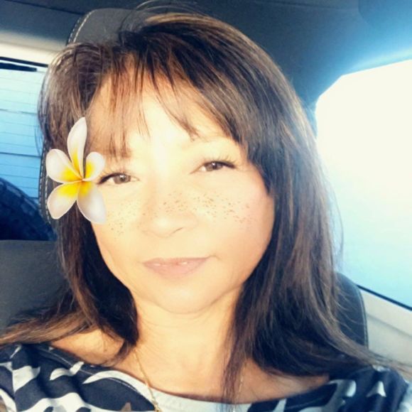Geri Anguay - Poshmark Profile Picture of Geri Anguay (@gerianguay) on Poshmark