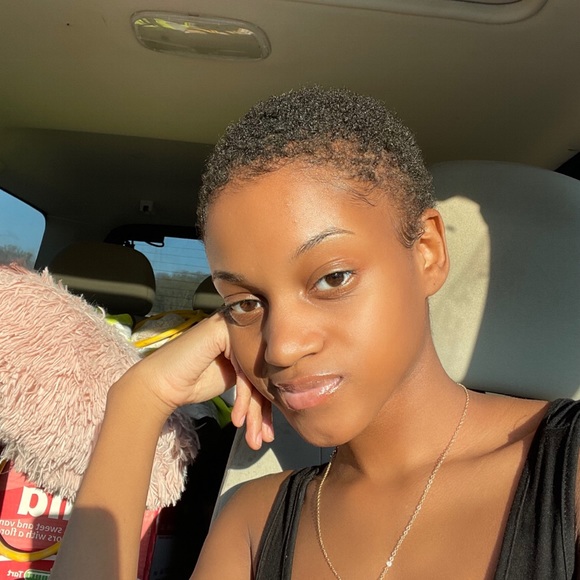 Profile Picture of Waylenes Boutique (@cierra10618) on Poshmark
