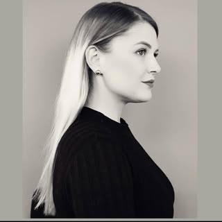 Profile Picture of Eva 🖤 (@_duschek) on Instagram