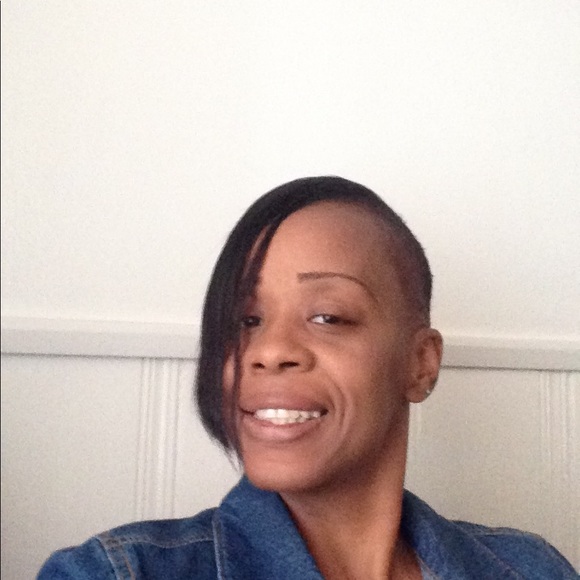 Profile Picture of Melissa Millender (@melissam885) on Poshmark