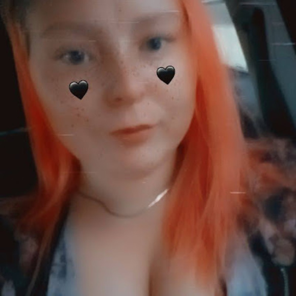 Profile Picture of Alena Zentner (@alenazentner379) on Poshmark