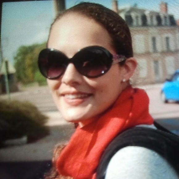 Stefanie Tyler - Poshmark Profile Picture of Stefanie Tyler (@stefntyler) on Poshmark