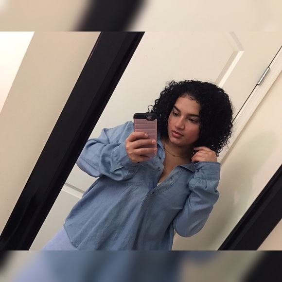 Profile Picture of Amy Savinon (@amyyyrose) on Poshmark