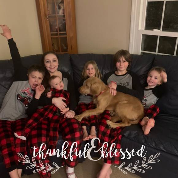 Profile Picture of Amber Tudor (@ambertudor) on Poshmark