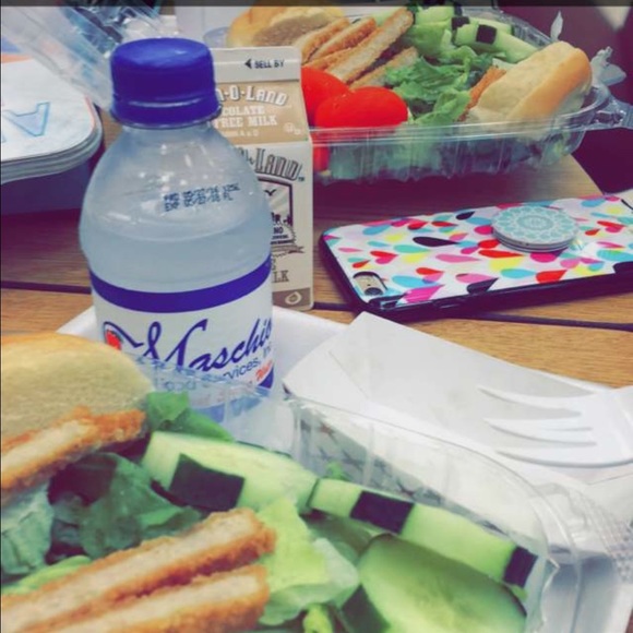 Profile Picture of Gabriela Vasconcellos (@xxgabyxx614x) on Poshmark