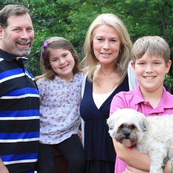 Profile Picture of Tracy Nicholas (@FriendsStandUp) on Twitter