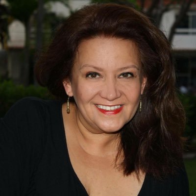 Profile Picture of Luz Maria Meza (@LuzMaMezaRadio) on Twitter