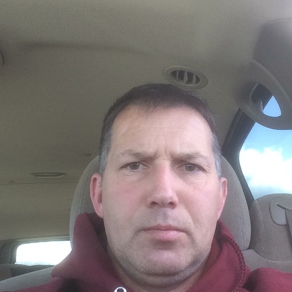 Profile Picture of Travis Zahn (@tzzahn) on Poshmark