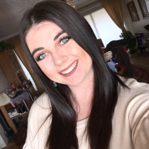 Profile Picture of Julia Wise (@juliawise88) on Poshmark