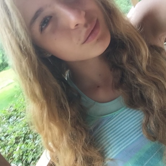 Profile Picture of Eve Danielsen (@eviedanielsen) on Poshmark