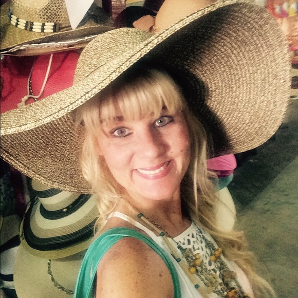Profile Picture of Dana Paynter (@dpaynter1) on Poshmark