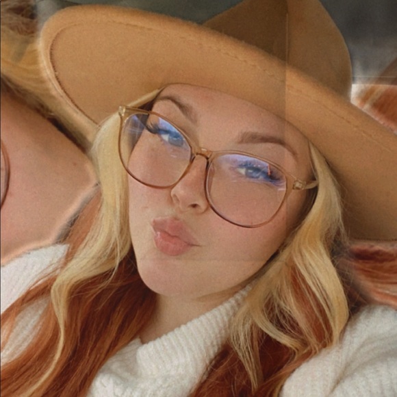Profile Picture of Halie Vertrees (@hvertrees) on Poshmark