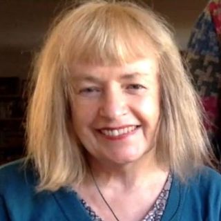 Profile Picture of Deborah Newton (@deborahnewtonknits) on Instagram