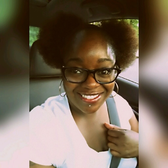 Profile Picture of Amber Bodden (@durraya79) on Poshmark