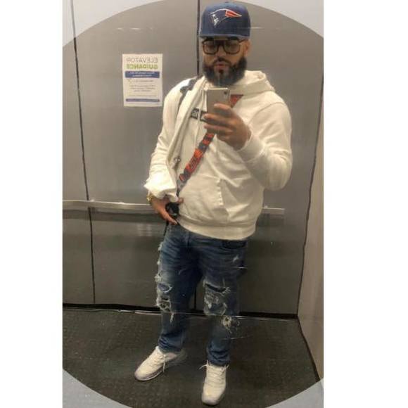 Profile Picture of Rivera Mario (@riveramario) on Poshmark