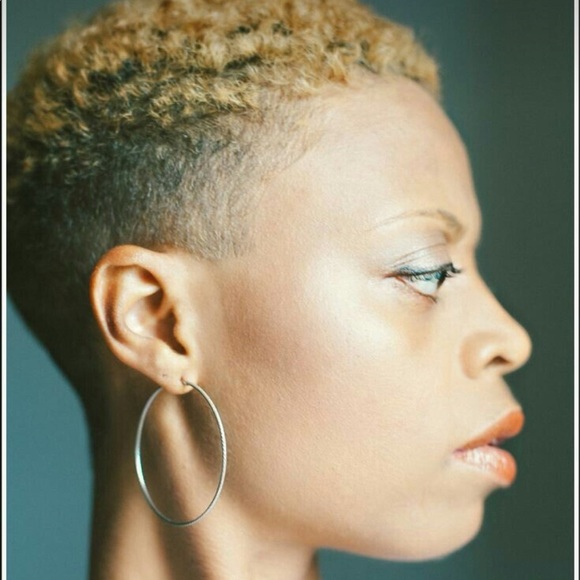 Profile Picture of Brenda Dendy (@brendadendy) on Poshmark