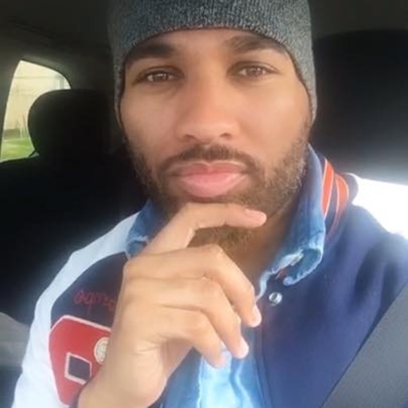 Profile Picture of David Tate (@tatedavidw) on Poshmark