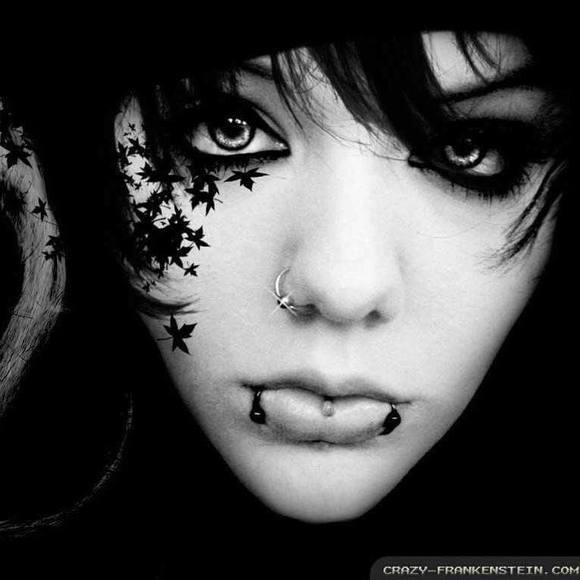 Profile Picture of Gina Rydle (@cosmicqueen3) on Poshmark