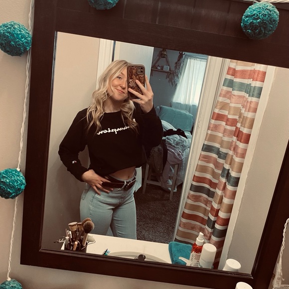 Profile Picture of Dustee Emerson (@dusteeemerson) on Poshmark