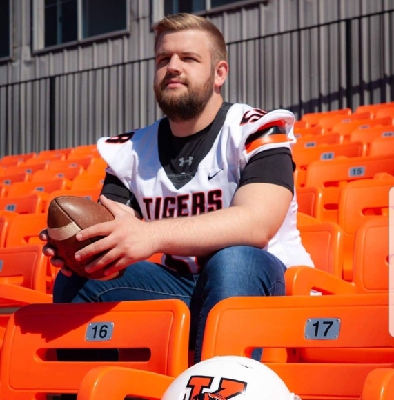 Bowen Davis - Poshmark Profile Picture of Bowen Davis (@bowend442) on Poshmark