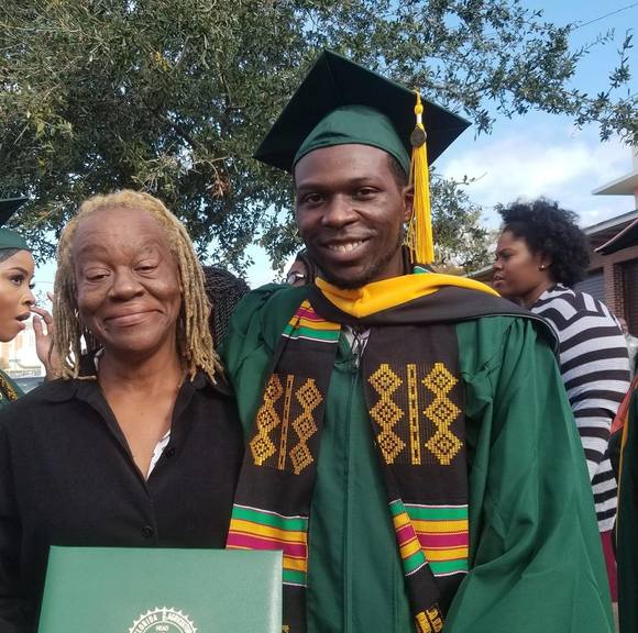 Dooley Oneofakind - Poshmark Profile Picture of Dooley Oneofakind (@dooleyo) on Poshmark