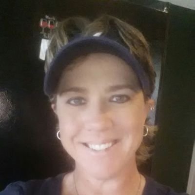 Profile Picture of Stacy L. Carlyle (@birdieslc) on Twitter