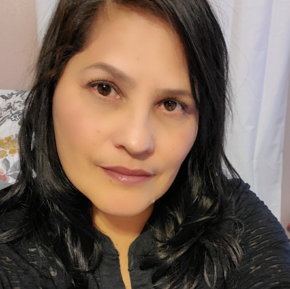 Ruth Coriano - Poshmark Profile Picture of Ruth Coriano (@chuchie2021) on Poshmark