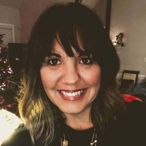 Profile Picture of Amy Joyce (@amynjoyce) on Poshmark