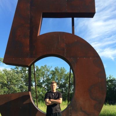 Profile Picture of Eric Bloom (@Eabloomer5) on Twitter