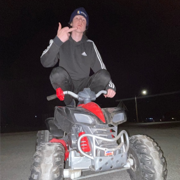 Profile Picture of Andrew Hardman (@driplol777) on Poshmark