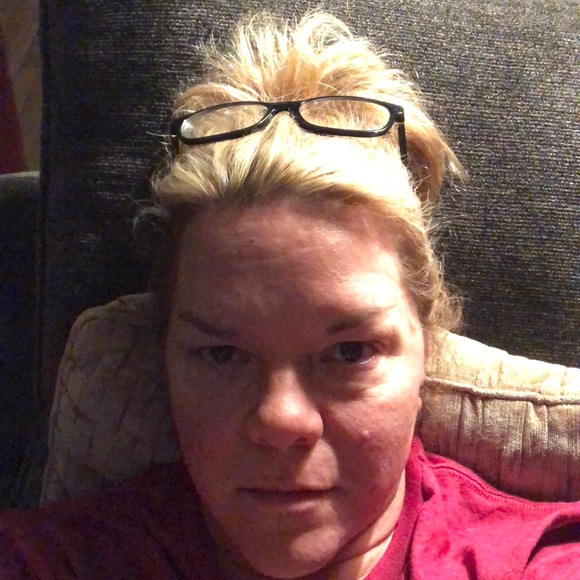 Profile Picture of Kelli Colvin (@kcolvin972) on Poshmark