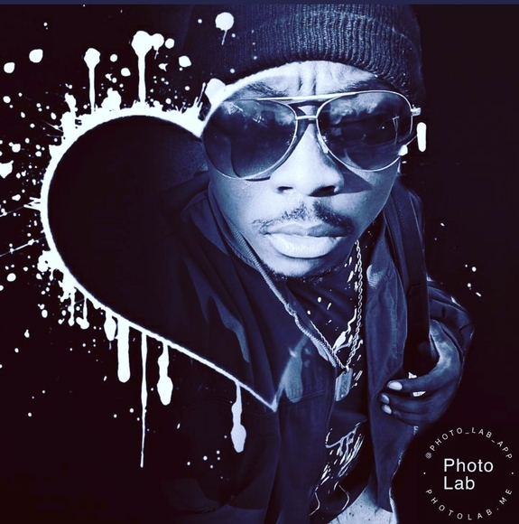 Profile Picture of Matthew Bolger (@matthewbolger) on Poshmark