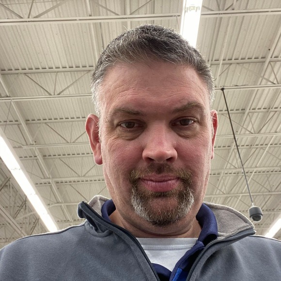 Profile Picture of Eric Blum (@blumeric) on Poshmark