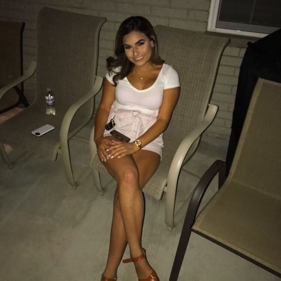 Profile Picture of Sarah Husseini (@husseinisarah) on Poshmark