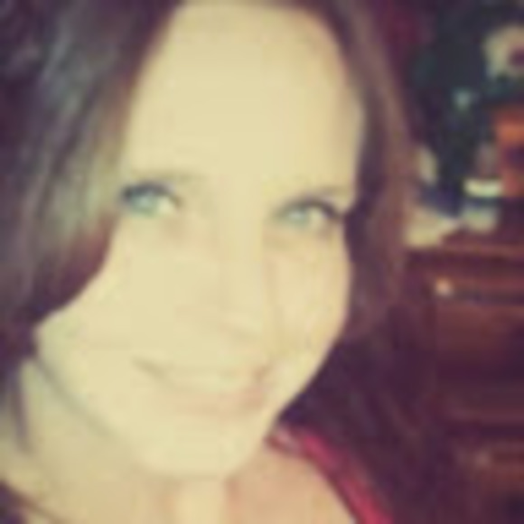 Profile Picture of Krista Rhodes (@karhodes84) on Poshmark