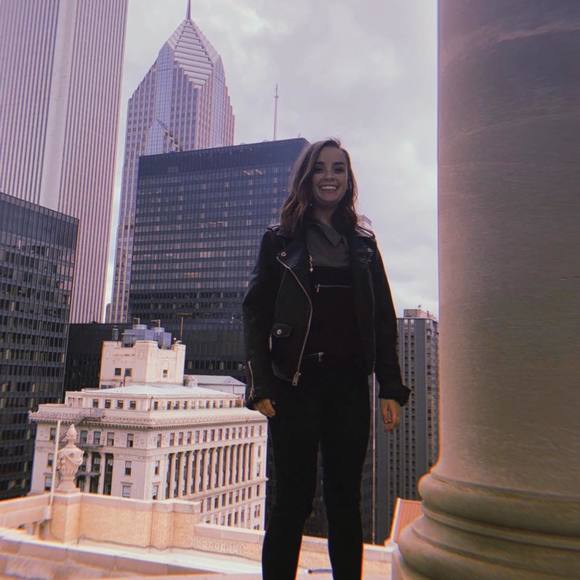 Profile Picture of Alli Brussow (@allibrussow) on Poshmark