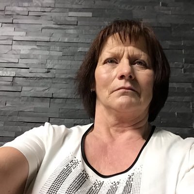 Profile Picture of Margaret Cronin (@margare87658113) on Twitter