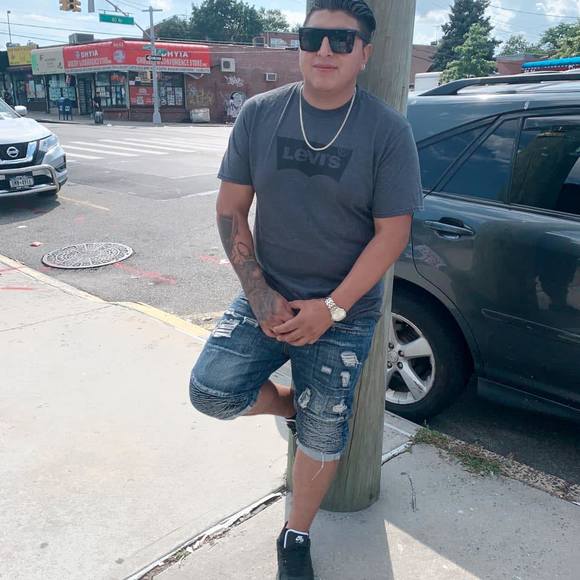 Profile Picture of Luis Minchala (@luis_minchala) on Poshmark