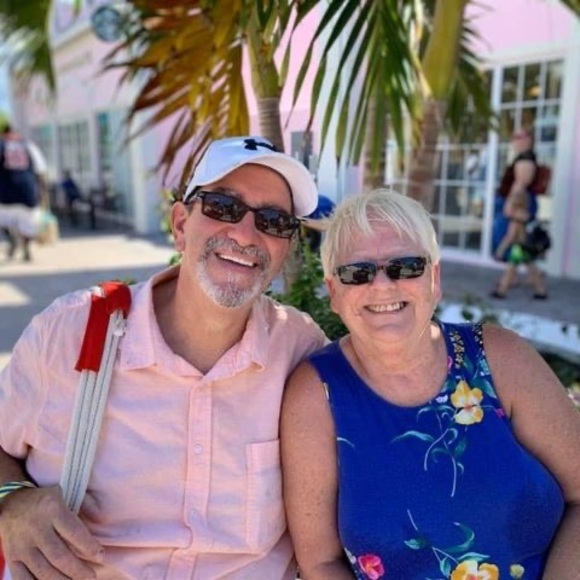 Profile Picture of Terry Smigielski (@tsmig2002) on Poshmark