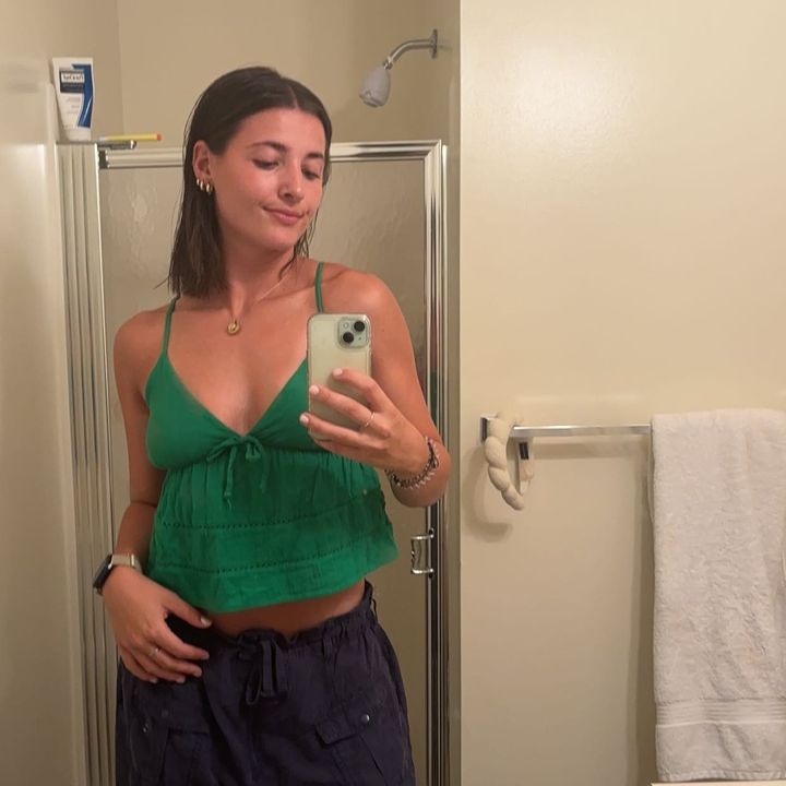 Profile Picture of danielle (@d_perrone) on Tiktok