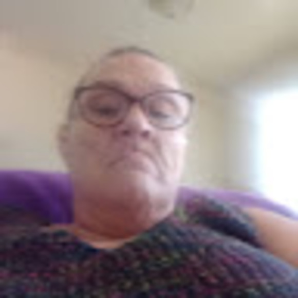 Profile Picture of Lisa Nolder (@nolderlisa49) on Poshmark