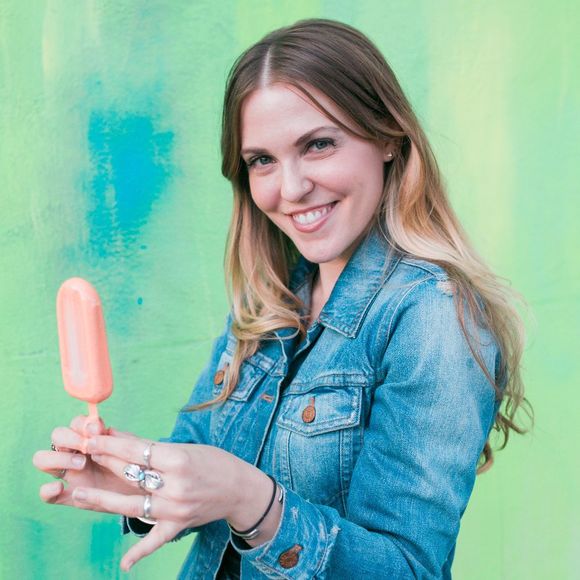 Profile Picture of Alice Barclay (@finnandmunchkin) on Poshmark