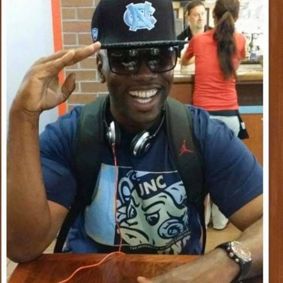 Profile Picture of Terrence Wright (@terrencewrig843) on Poshmark