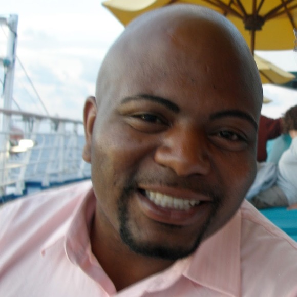 Profile Picture of Tim Meredith (@mrdtht) on Poshmark